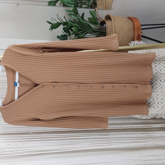 Old Navy Long-Sleeve Rib-Knit Button-Front Mini Shift Dress Size Medium - Picture 2 of 9